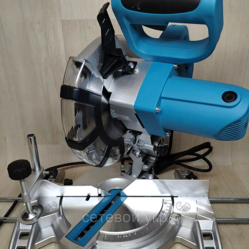 Торцовочная дисковая пила Kraissmann 1800 GS 210