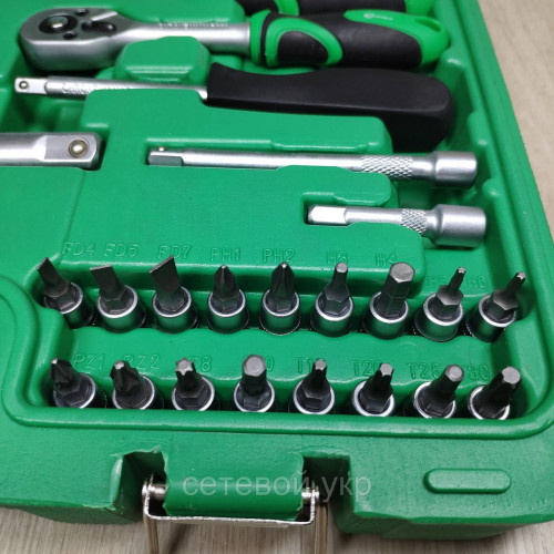 Набор ключей и головок  1/2" и 1/4", INTERTOOL 82 единицы инструментов