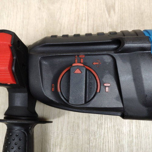 Прямой перфоратор Kraissmann 900 BH 26 DFR в кейсе